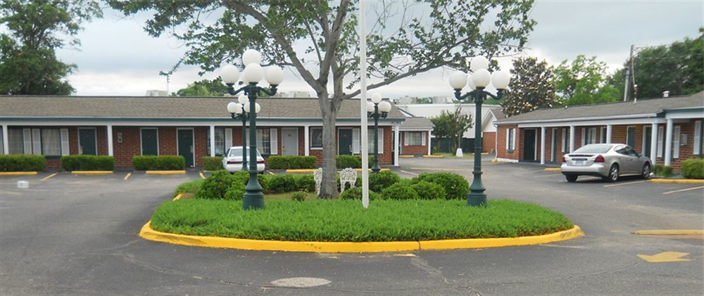 Adams Inn Dothan Exteriör bild
