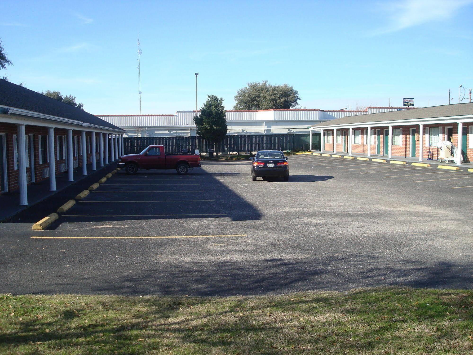 Adams Inn Dothan Exteriör bild